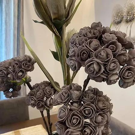 アパート The Grey Rose